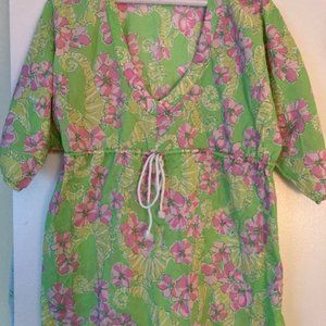 Lilly Pulitzer small pink label summer pull over